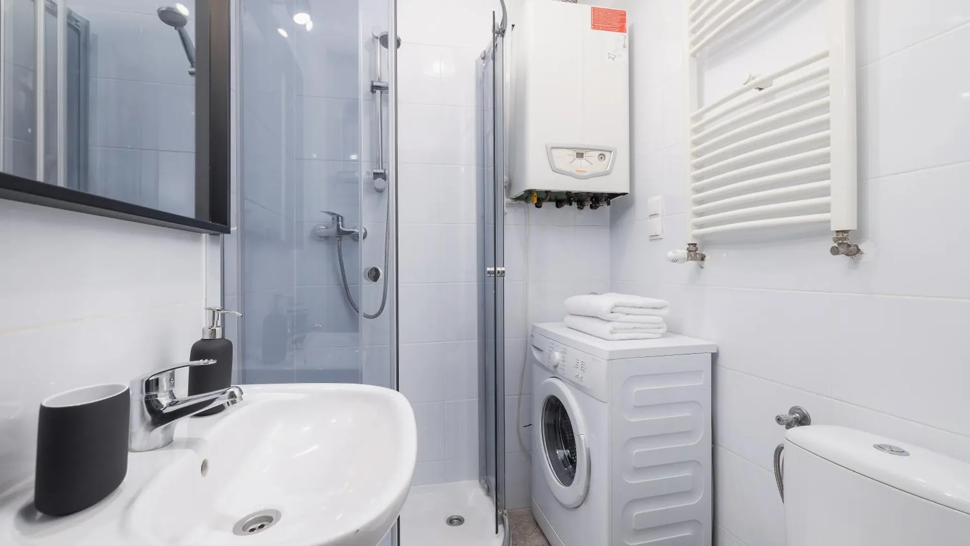 1-Bedroom Apartment - Dluga 65 Street Krakow