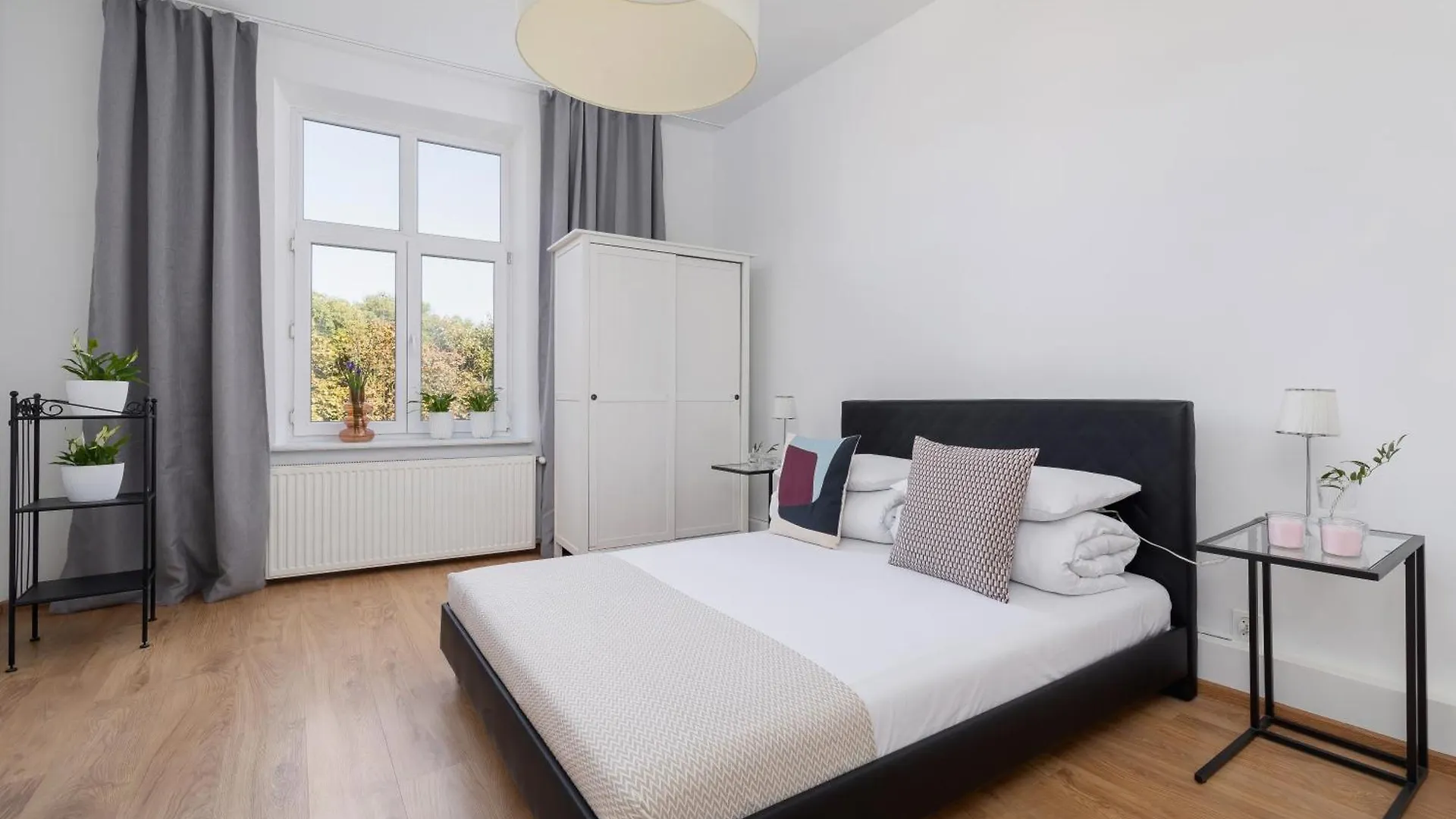 1-Bedroom Apartment - Dluga 65 Street contacts