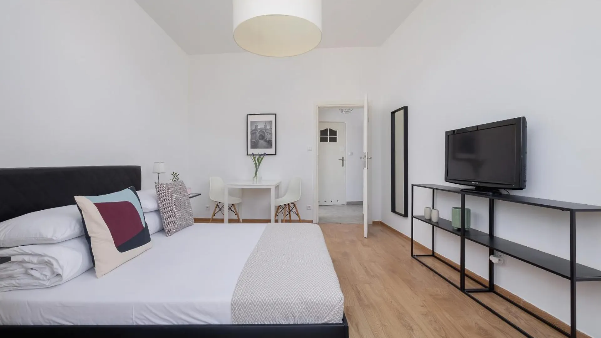 1-Bedroom Apartment - Dluga 65 Street Krakow