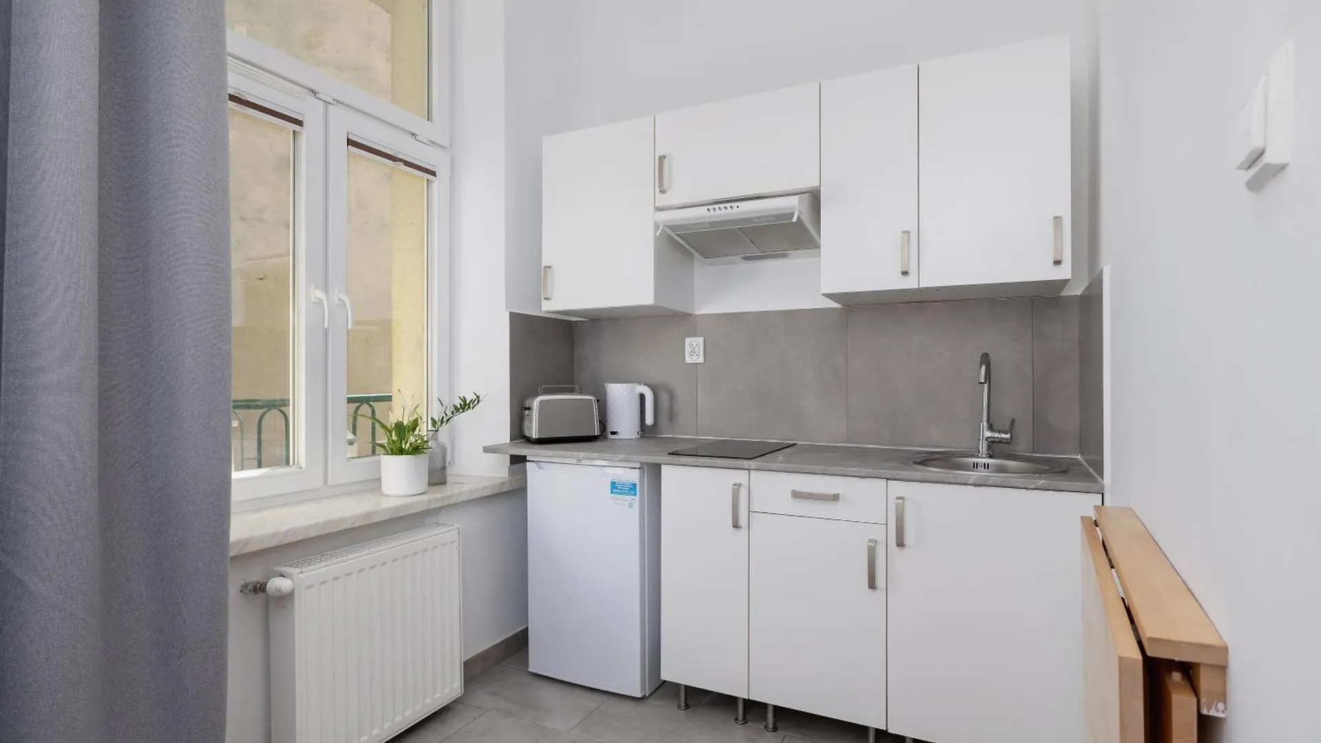 1-Bedroom Apartment - Dluga 65 Street Krakow